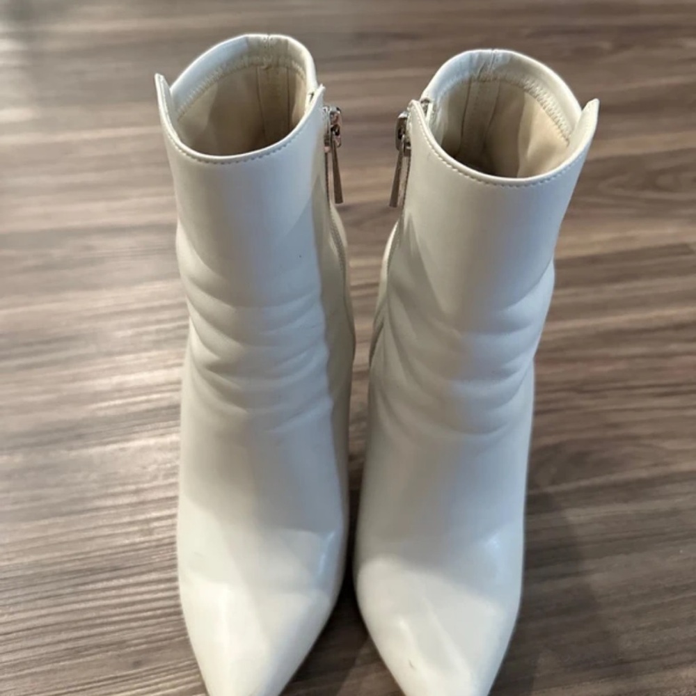 Jessica Simpson Elegant White Heeled Boots